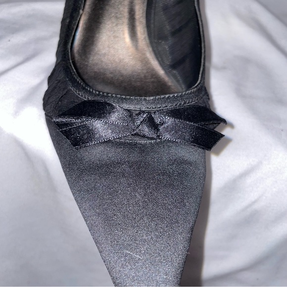 Metaphor black satin & sheer heel with pointed toe and bows - 2.5 in heel - 8.5m - Picture 2 of 8